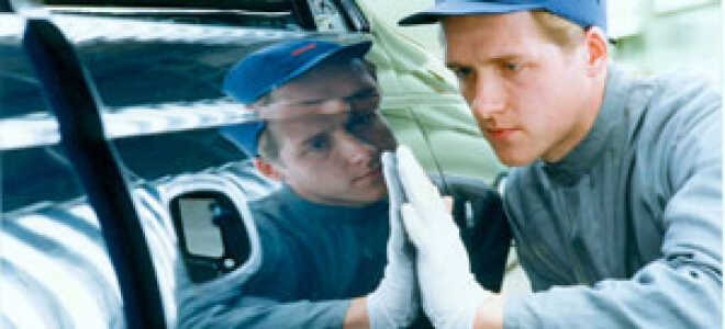 Устраняем мелкие царапины при ремонте кузова авто