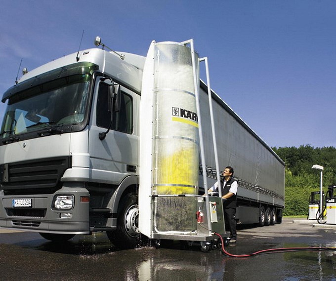Полуавтоматическая грузовая мойка Karcher