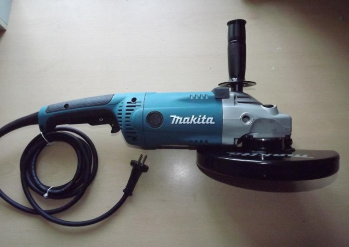 Шлифовальная машинка Makita